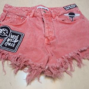 Zara space fringed short shorts in coral pink! Ladies size 6